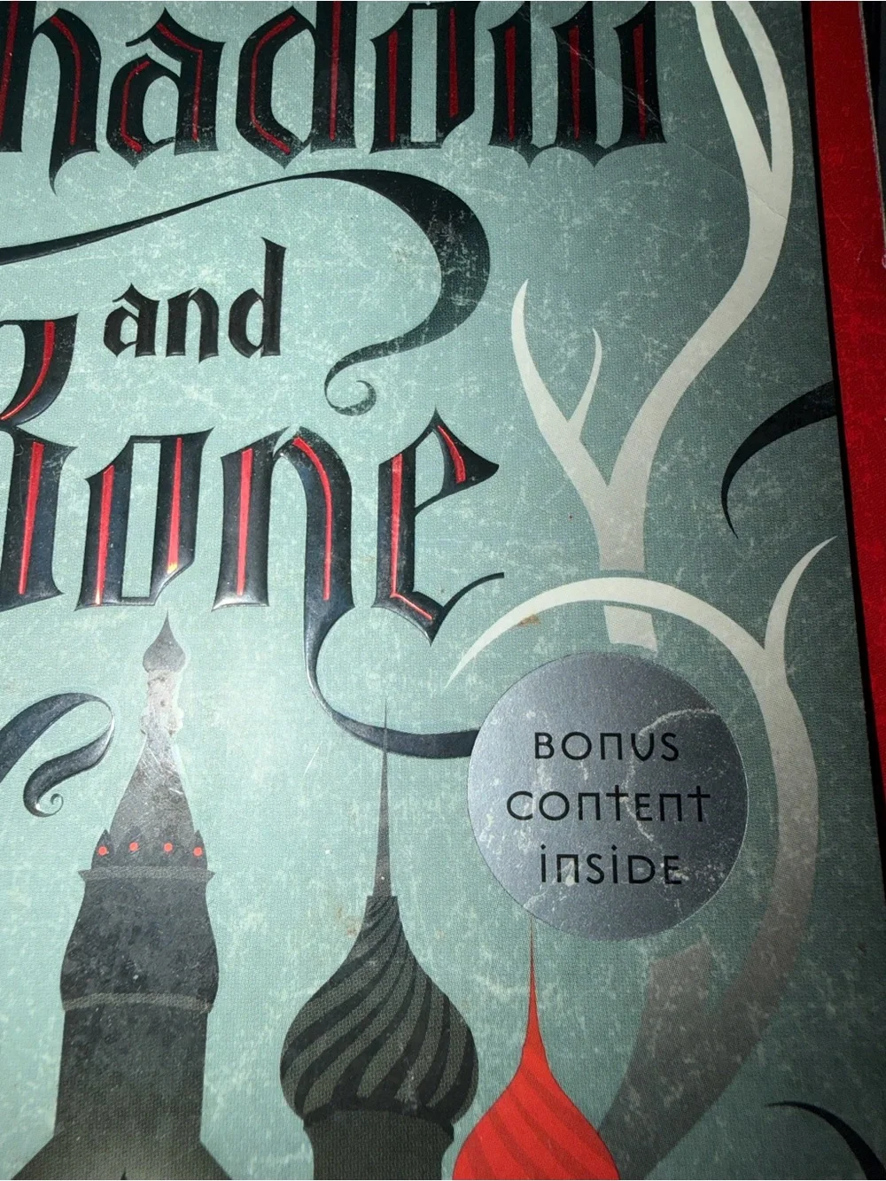 Shadow and Bone by Leigh Bardugo - Hardcover Novel (Green, Red, Black)